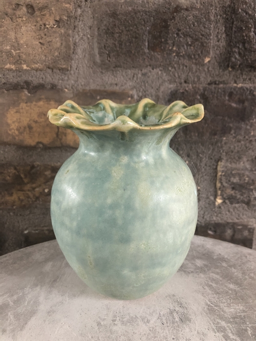Keramik vase af Lotte Overgaard